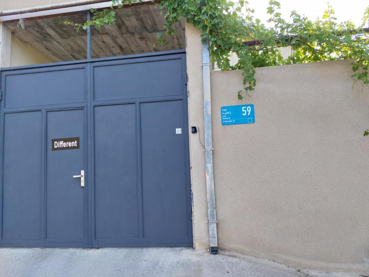 Guesthouse Different Tbilisi Exterior foto