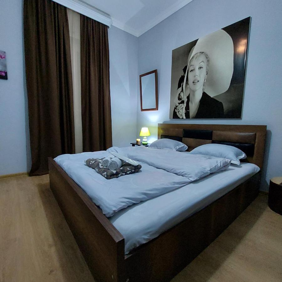 Guesthouse Different Tbilisi Exterior foto
