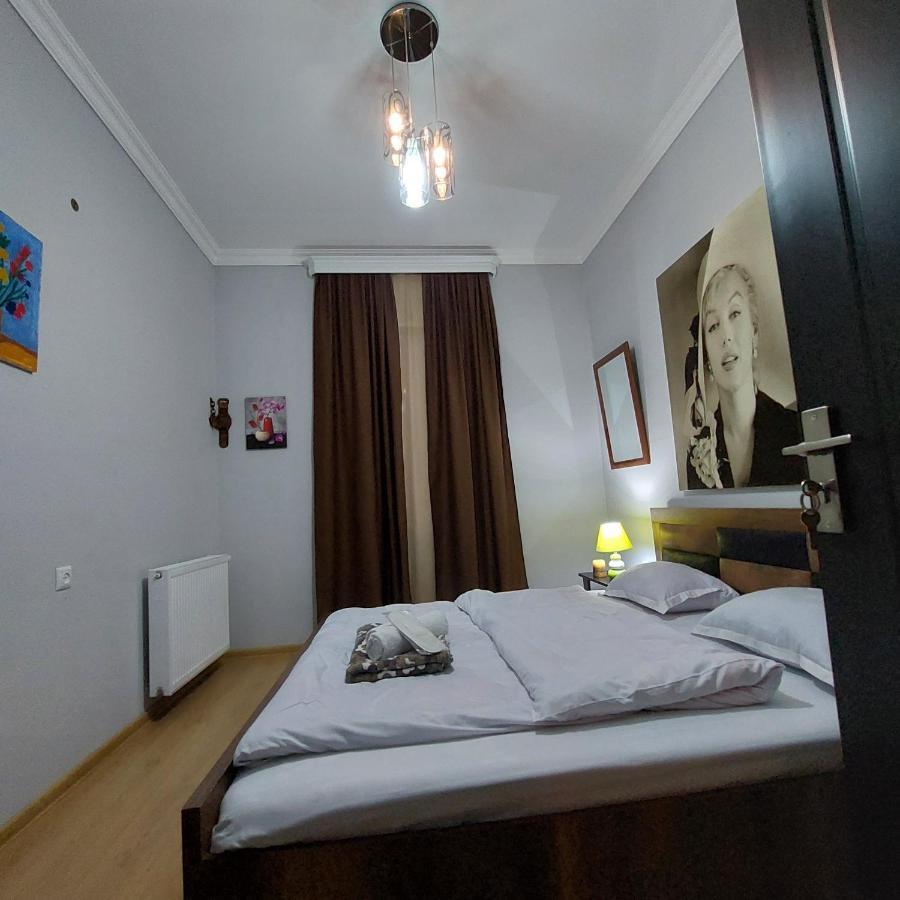 Guesthouse Different Tbilisi Exterior foto