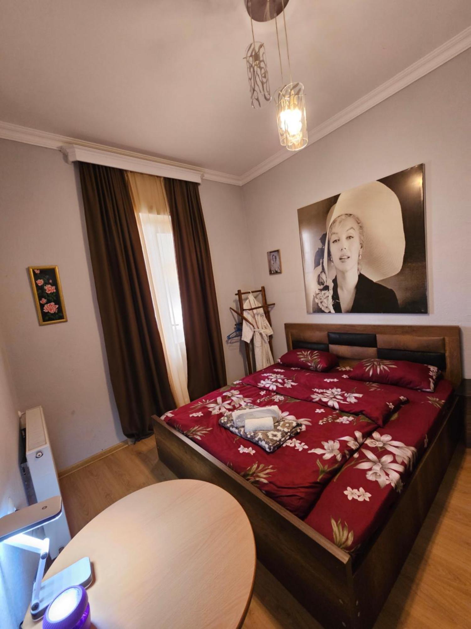 Guesthouse Different Tbilisi Exterior foto